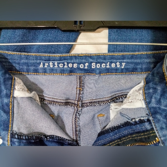 Articles of Society 70's Inspired Flare Leg Jeans - Picture 6 of 7